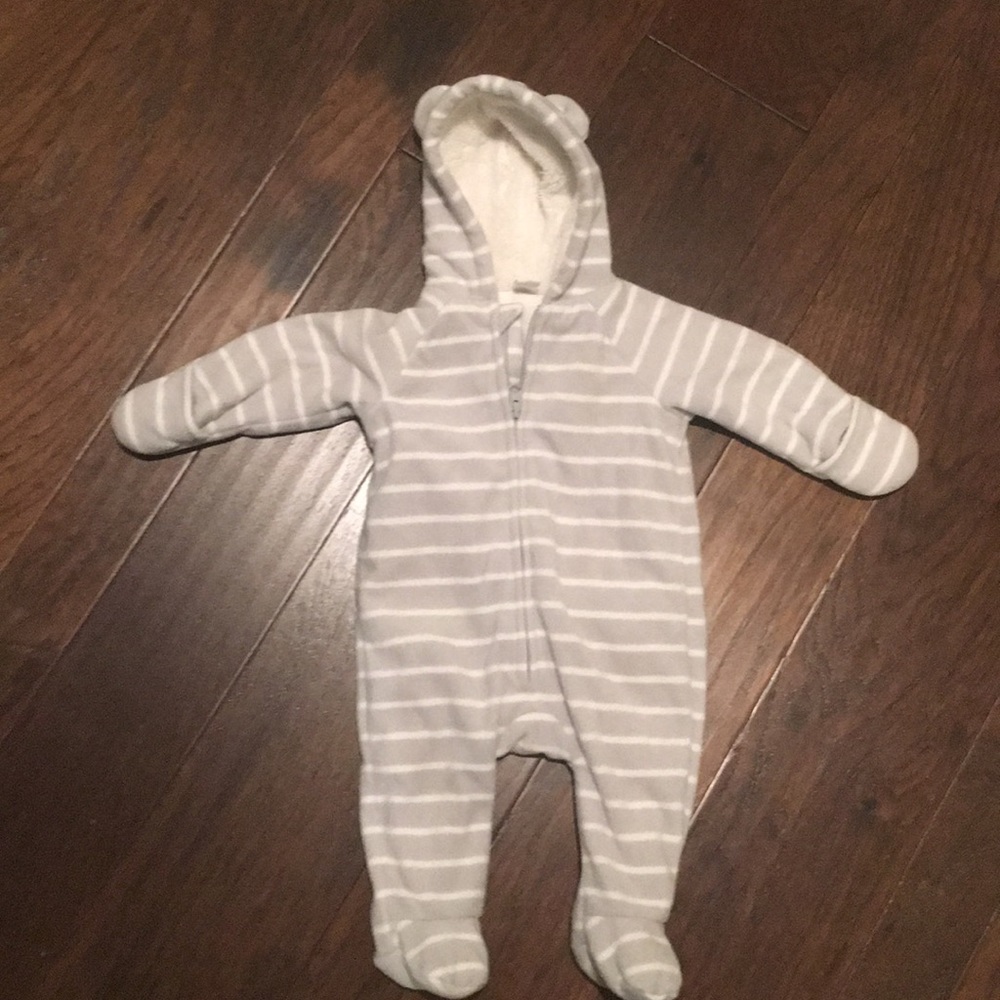 Old navy 3-6m fleece